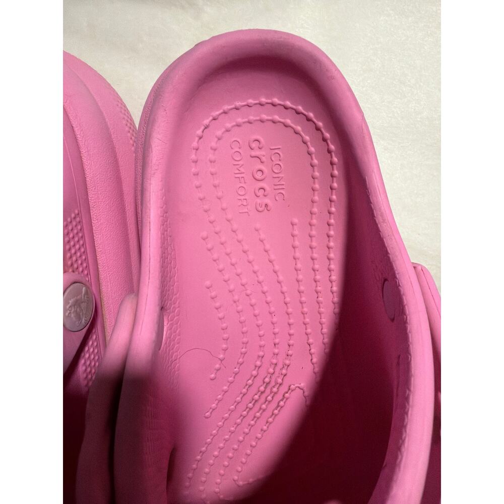 Kids Platform Crocs Size 4 with a Mr. Crabs Jibbitz - Picture 2 of 6